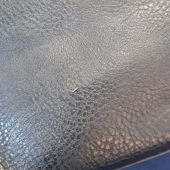 Hilary Radley New York handbag elegant, chic and structured quality faux leather - Picture 14 of 16